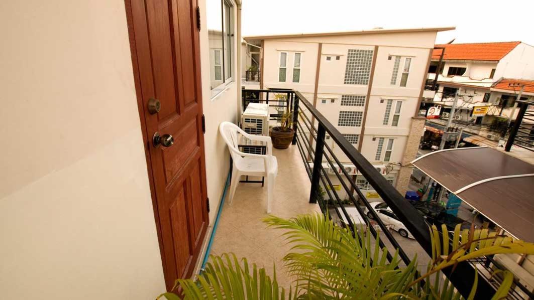 Bluebird Inn Pattaya Exterior photo