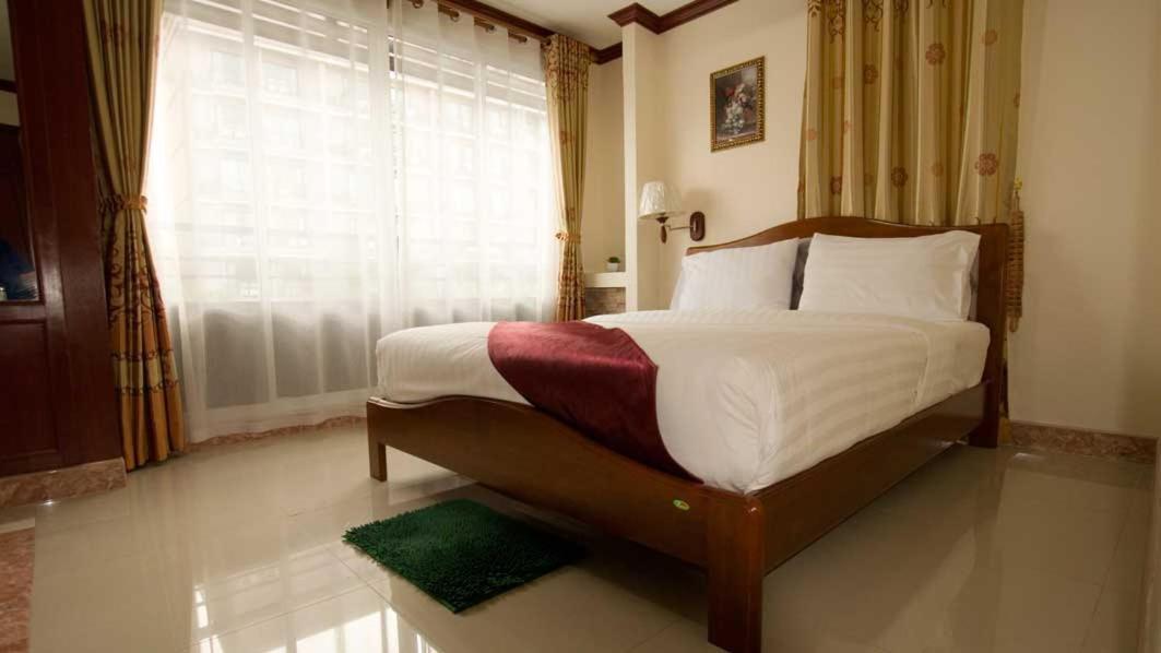 Bluebird Inn Pattaya Exterior photo