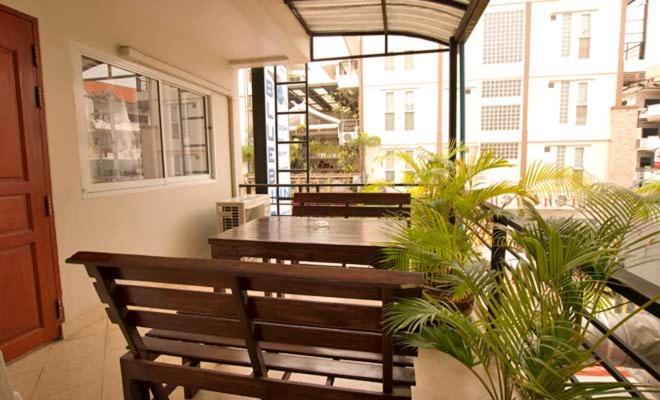 Bluebird Inn Pattaya Exterior photo
